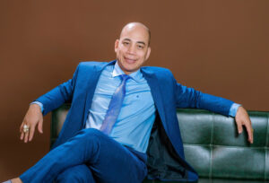 RAINER PHAN TOÀN Là nhà đào tạo phát triển kỹ năng cho cá nhân và doanh nghiệp, bắt đầu sự nghiệp huấn luyện kỹ năng từ năm 2014, với hơn 10 năm kinh nghiệm, hơn 1.000 buổi đứng lớp, Phan Toàn đã giúp cho hơn 500.000 học viên học tập thay đổi và khởi nghiệp thành công. Các doanh nghiệp từng hợp tác đào tạo như: Bảo hiểm Nhân Thọ Dai Ichi Life, BHNT Cathay Life, Bảo hiểm Nhân thọ FWD, Công ty Huấn luyện Khởi nghiệp Việt Nam, Công ty Đào tạo Cuộc Sống Mới, Công ty OneBit, Công ty Success Mart, Tập đoàn Sen Hồng Group… Phương pháp đào tạo: gần gũi, dễ hiểu gắn liền với thực tế, Phan Toàn luôn tạo ra những chương trình đào tạo đầy cuốn hút. Phan Toàn đặc biệt, theo đuổi phương pháp đào tạo thực chiến nhằm giúp học viện áp dụng tạo hiệu quả sau khóa học. Những phương pháp làm nên thương hiệu Trainer Phan Toàn như: Phương pháp NLP, EduGame, mô hình Coaching trong đào tạo, bảo hành trọn đời sau đào tạo. NHỮNG CHƯƠNG TRÌNH ĐÀO TẠO NỔI BẬT • Tư duy khởi nghiệp thành công • Kỹ năng bán hàng đỉnh cao bằng NLP • 20 bí quyết bán hàng không khó • Kỹ năng giao tiếp ĐỌC VỊ THẤU HIỂU khách hàng bằng DISC • Kỹ năng giao tiếp nơi công sở • Kỹ năng làm việc đội nhóm hiệu quả • Kỹ năng học tập phát triển bản thân • Kỹ năng thiết lập kế hoạch mục tiêu cho bản thân • Kỹ năng tuyển dụng hiệu quả • Kỹ năng kết nối mối quan hệ trong kinh doanh *ĐÀO TẠO SƠ CẤP (Team Leader, Trưởng phòng) • Nhà quản lý toàn năng • Tinh hoa kiến tạo đội nhóm thành công • Kỹ năng lập kế hoạch mục tiêu cho đội nhóm • Bí quyết truyền “LỬA”cho đội nhóm • Xây dựng văn hóa đội nhóm • Kỹ năng Coaching 1-1 ( kèm dạy 1 – 1) • Kỹ năng xây dựng thương hiệu cá nhân trong hệ thống • 18 bí quyết chốt sale không lối thoát • Team Supper/ TeamX • Kỹ năng giải quyết vấn đề đội nhóm • Kỹ năng giữ chân nhân sự/ nhân tài • Ứng dụng Game tại văn phòng làm việc • Lò luyện chiến binh sale *ĐÀO TẠO TRUNG CẤP (Trưởng phòng, GĐ Kinh Doanh, GĐ Nhân Sự…) • Năng lực người lãnh đạo • Kỹ năng đào tạo nhân sự (Trainer nội bội ) • Kỹ năng xây dựng kế hoạch kinh doanh • Kỹ năng tư duy phản biện • Tố chất doanh nhân thành công • Kỹ năng truyền cảm hứng *HUẤN LUYỆN CAMP Là những chương trình huấn luyện theo đơn đặt hàng của doanh nghiệp, là chương trình huấn luyện lớn kết hợp kiến thức, kỹ năng và những game thực chiến, từ đó tập thể cá nhân rút ra bài học thực tế. >Liên hệ hỗ trợ: 0938 70 99 55